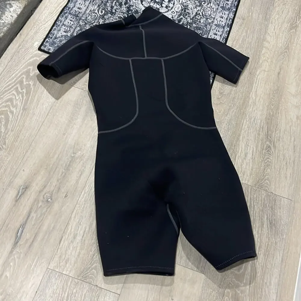 Hebto size small  surfing short wetsuit